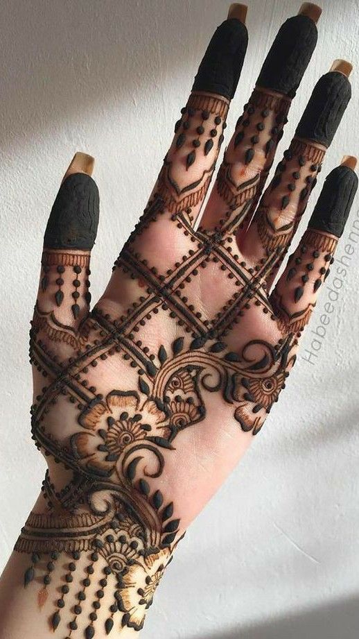 Graceful Grid Mehndi Design